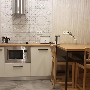 https://lviv-wallstreet-apt.hotelslviv.net